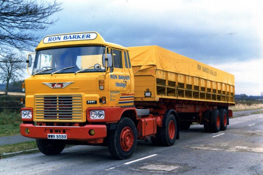 Hino HE35D '1971